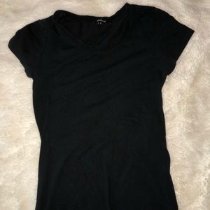 Scoop neck fitted black tee